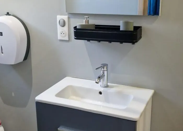 2p Plein Centre D'antibes, 500m Bord De Apartament *